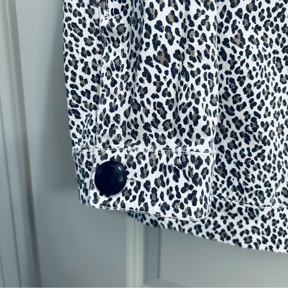 Varley Linwood jacket leopard button down - fits a small / medium / large - Picture 3 of 4